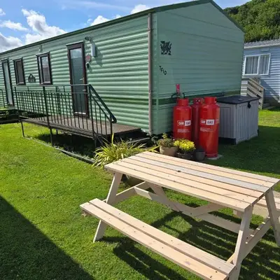 Beautiful 2 bedroomed mobile home