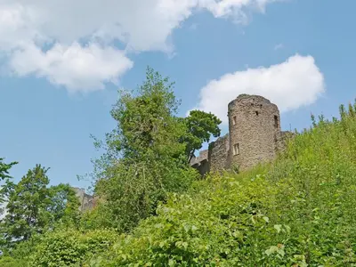 an old castle sitting on top of a hill at Bequia - Reet in Frodesley