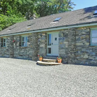 Ty Hir Bwlch Gwyn Farm Equestrian Centre