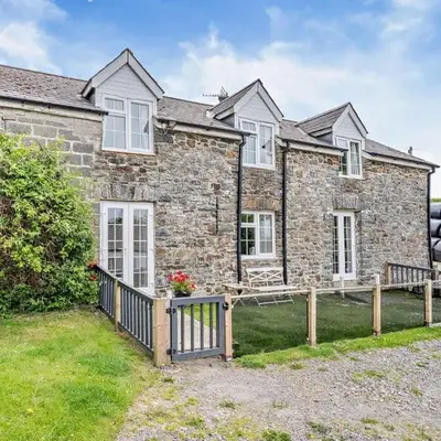 3 Bed in Llwyncelyn 49854