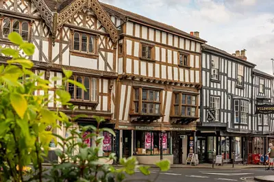 a building in the middle of a street at The Town House Ludlow in Ludlow