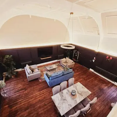 Unique town centre apartment with vaulted ceiling - Pass the Keys