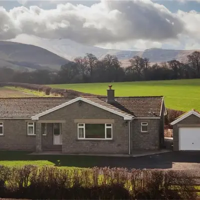 3 Bed in Modrydd BN037