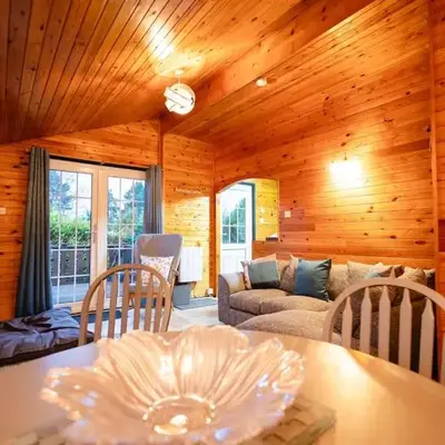 Rural Log Cabin in Snowdonia near Coed y Brenin by Seren Short Stays