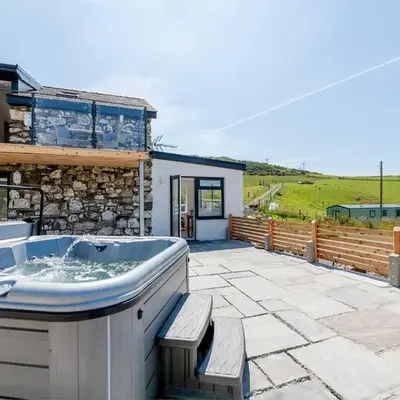 2 Bed in Aberdovey DY049