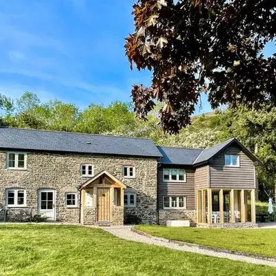 4 Bed in Old Church Stoke 91498