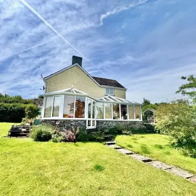 3 Bed in Brecon oc-93947