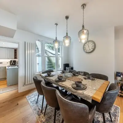 4 Bed in Aberdovey 94232