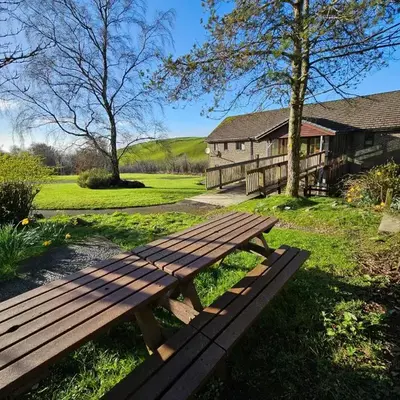 Rural Group Lodging 19 rooms 83 beds Games room