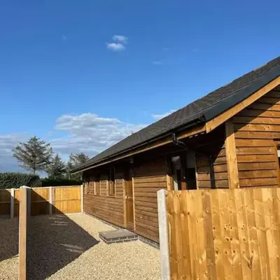 Weston pools Lodge with 6 Bedrooms