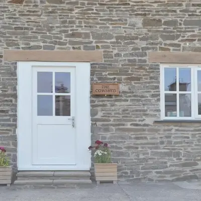 The Cow Shed - Or5