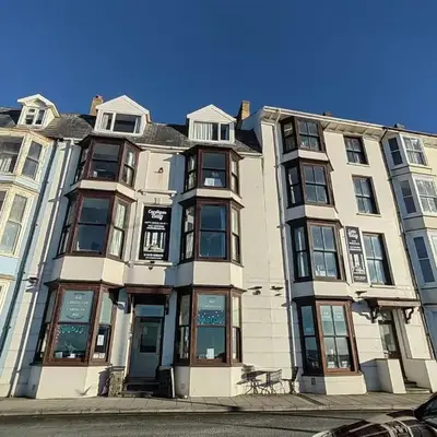 Cardigan and Celtic Bay Guest House - Self Catering Accommodation