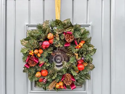 a christmas wreath on a door at Lavender Cottage in Shrewsbury