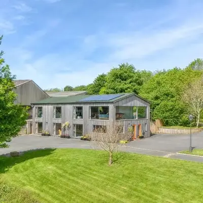 1 Little Broomcroft