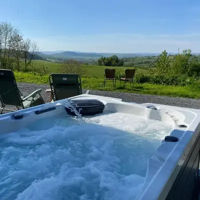 Fabulous Hot Tub with Views!