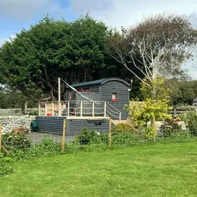 Ty'r Bugail - Shepherds Hut