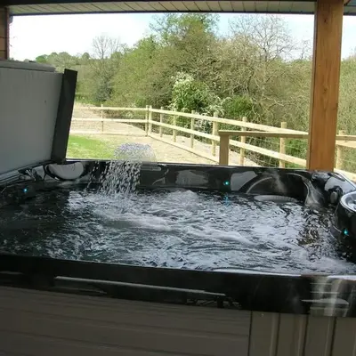 River Lodge Hot Tub Sleeps 6