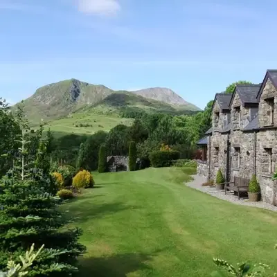 Detached cottage in the hills near Dolgellau