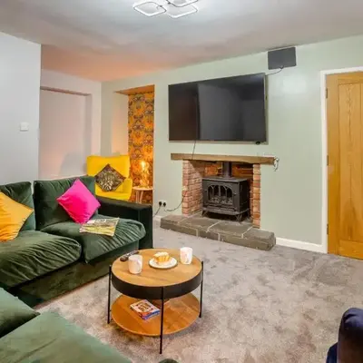 4 Bed in Brecon oc-h30823