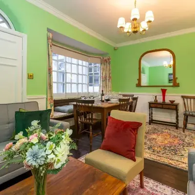 Spacious home sleeps 9 - walker cyclist retreat - Pass the Keys