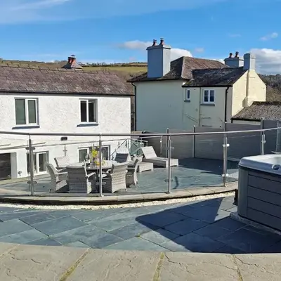 3 Bed in Aberaeron 95971