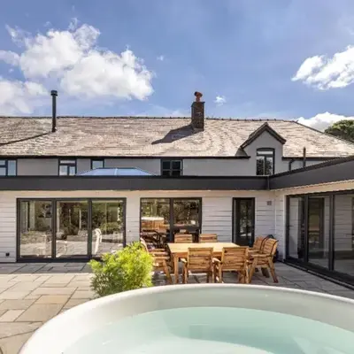 Hen Llwyn by Birch Stays New Home