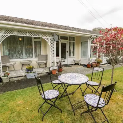 3 Riverside Bungalows