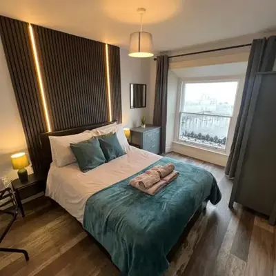 two bed Seafront apartment - sea views