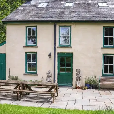 Farm House - Uk50262