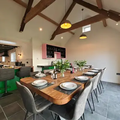 7 Bed in Welshpool oc-96412
