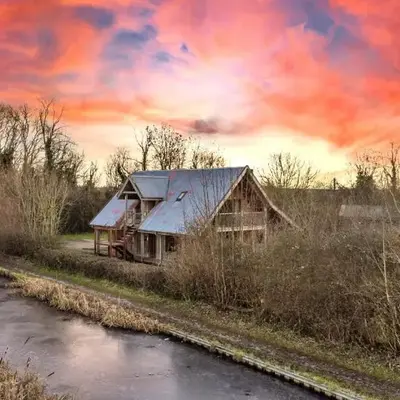 Finest Retreats - Canal Central