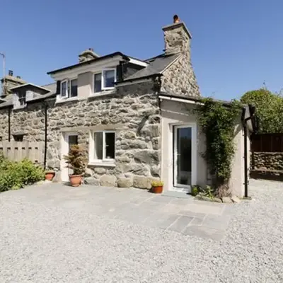 2 Borthwen Cottages