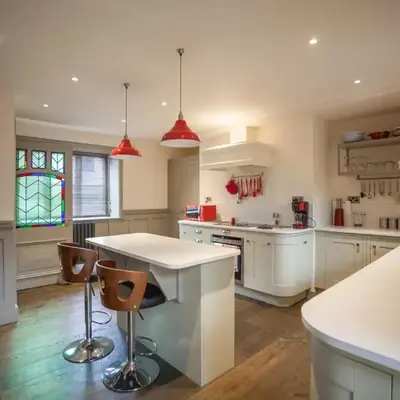 Ludlow - Linnet House - Well Presented Townhouse With Parking - Perfect Location For Exploring On Foot