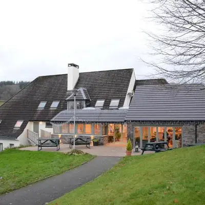 Neuadd Henllan Lodge