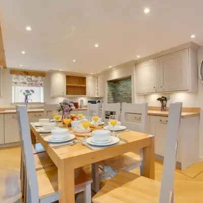 4 Bed in Bala oc-bow66