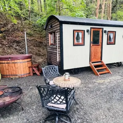 Torrent Walk Glamping Huts in the Heart of Snowdonia