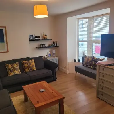 Large 5 bed town-centre home close to the beach