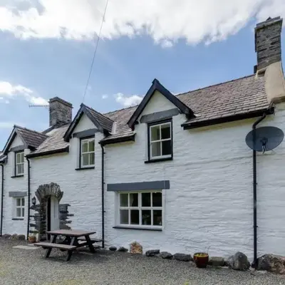 3 Bed in Tywyn oc-bow248