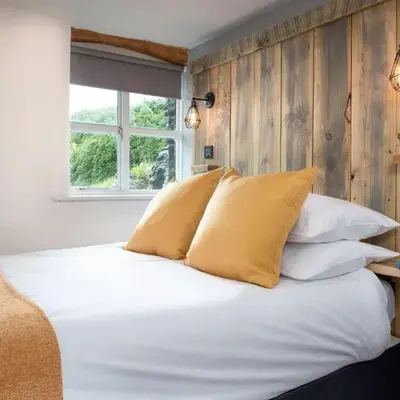 Granary Retreat for 2 inc shared Dog Field
