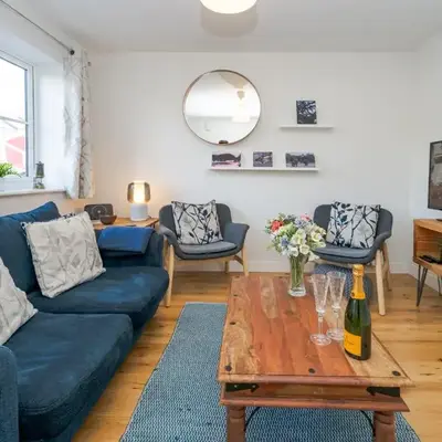 Modern and bright 2-bed home near Ludlow centre - Pass the Keys