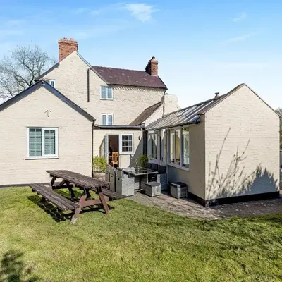 The Cottage-Uk37339