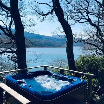 Waterside Cader Cabin with Hot Tub